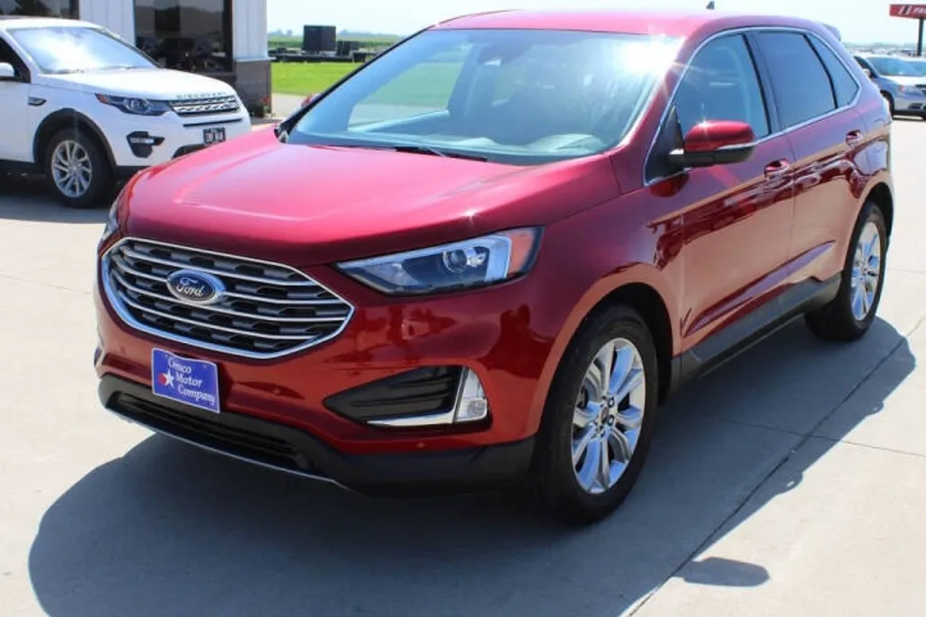 2023 Ford Edge Titanium photo 1
