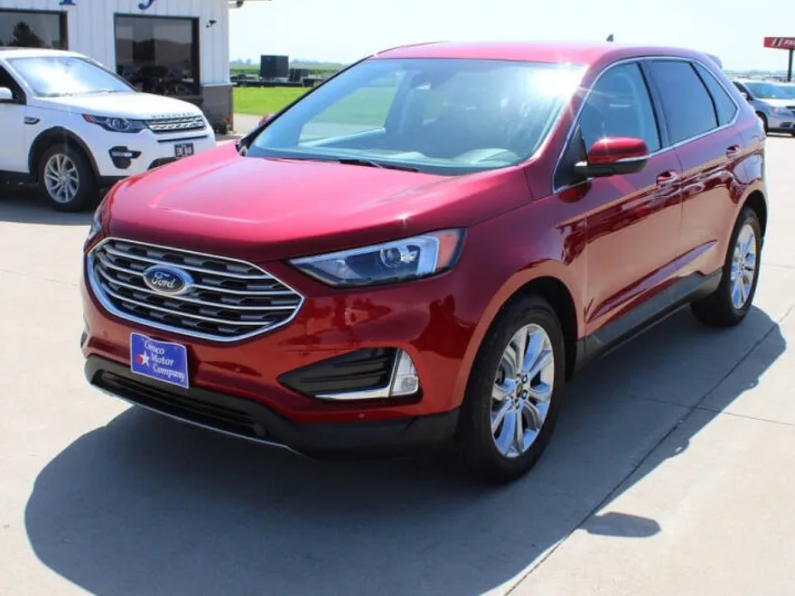 2023 Ford Edge Titanium photo 1