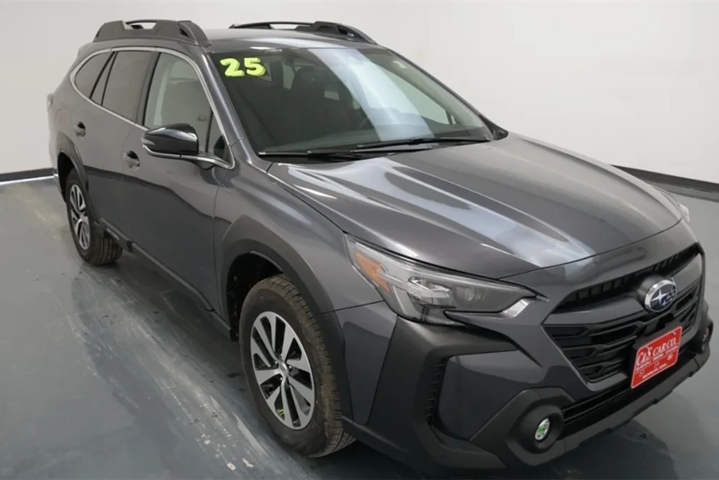 2025 Subaru Outback Premium photo 1