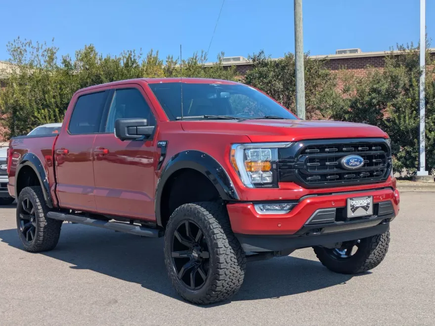2023 Ford F-150 XLT photo 1
