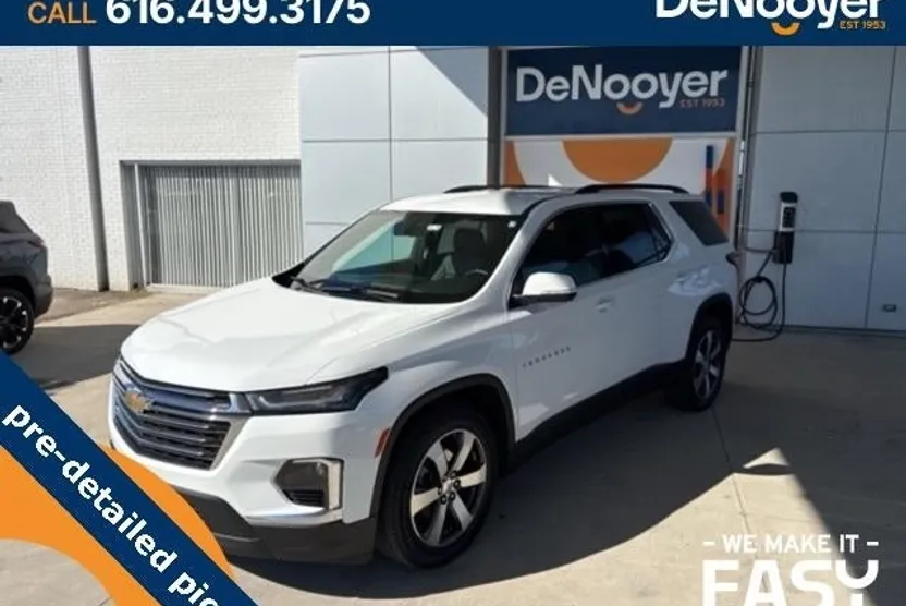 2023 Chevrolet Traverse Leather photo 1