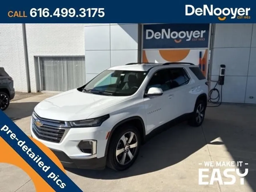 2023 Chevrolet Traverse Leather photo 1