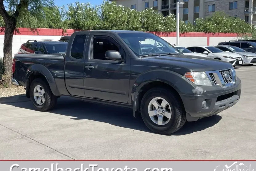 2012 Nissan Frontier SV photo 1