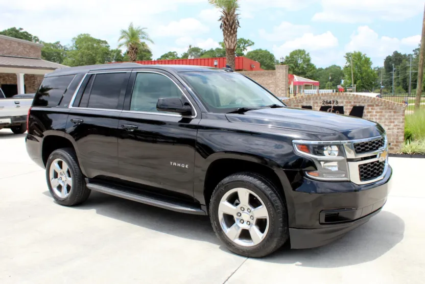 2017 Chevrolet Tahoe LT photo 1