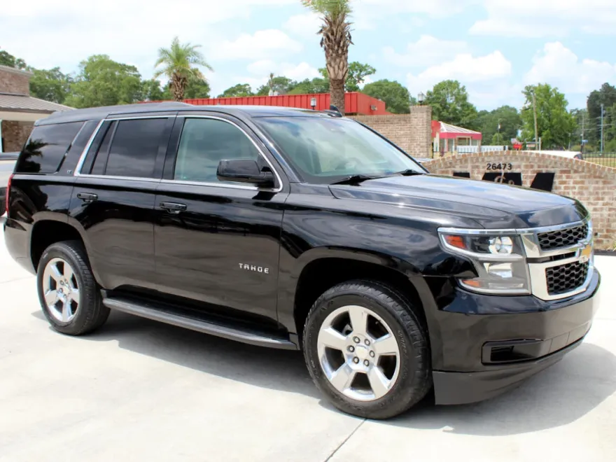 2017 Chevrolet Tahoe LT photo 1