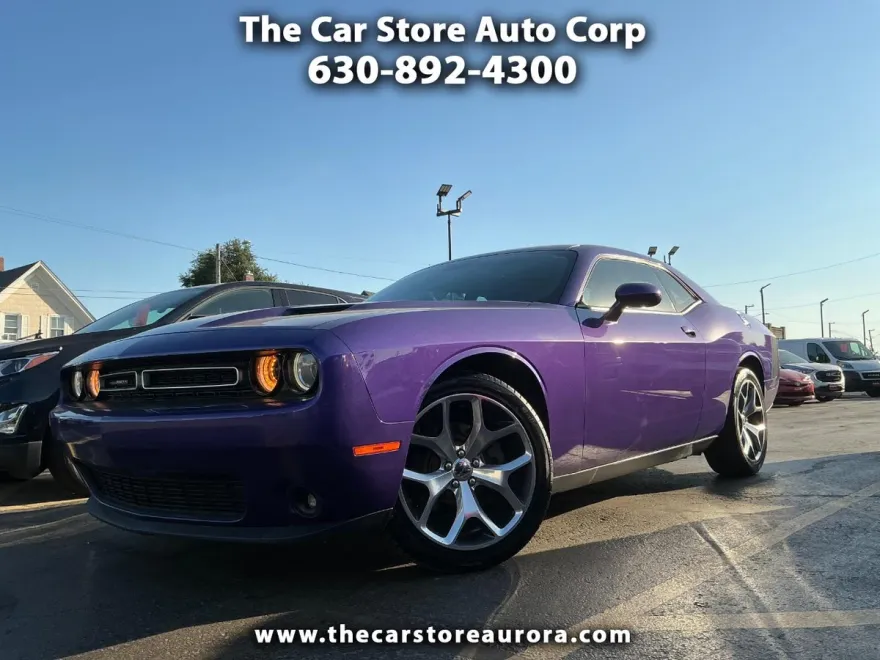 2016 Dodge Challenger SXT photo 1