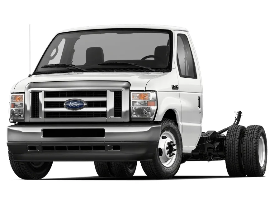 2026 Ford E-450 DRW Cutaway photo 1