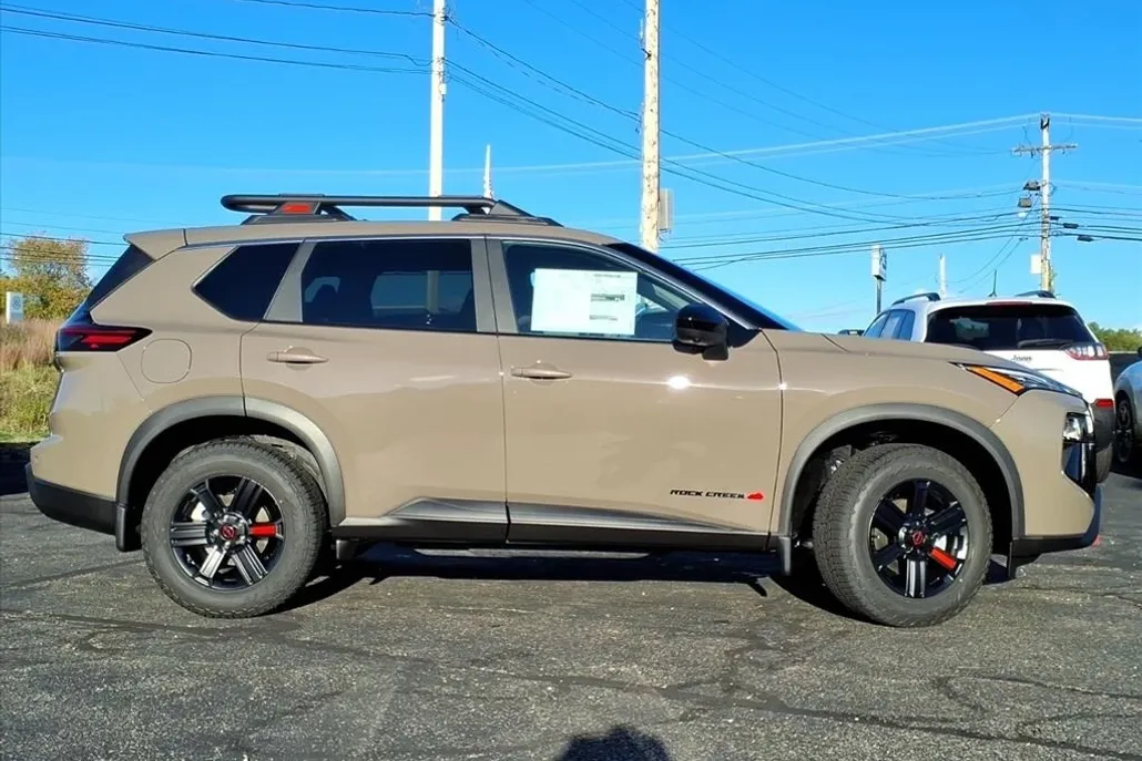 2026 Nissan Rogue SV photo 1