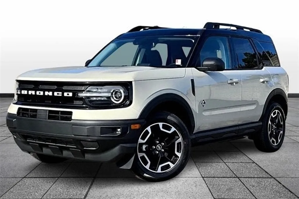 2024 Ford Bronco Sport Outer Banks photo 1