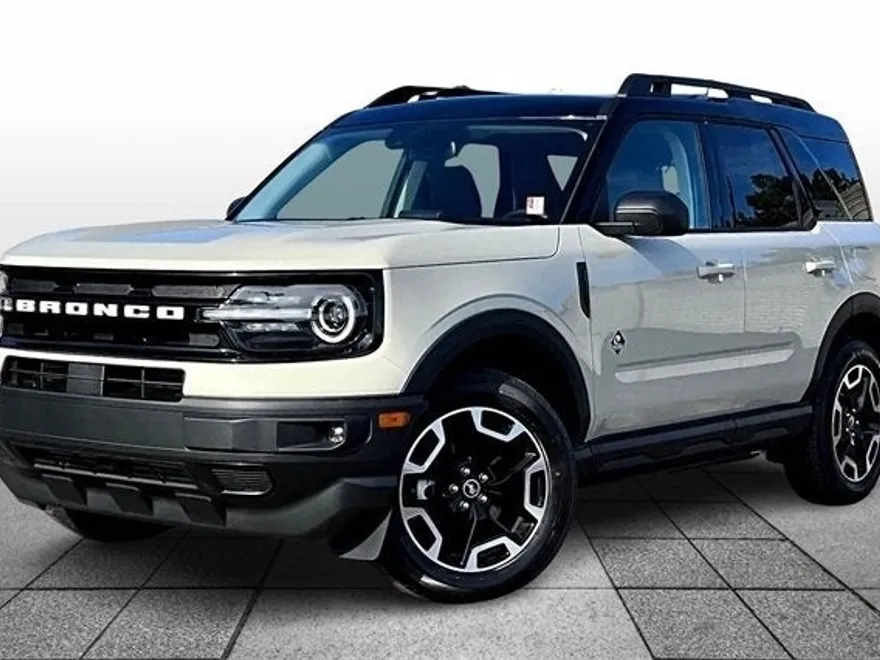 2024 Ford Bronco Sport Outer Banks photo 1