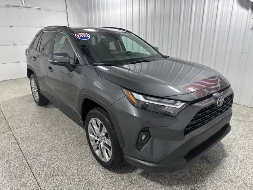 2023 Toyota RAV4 XLE Premium photo 1