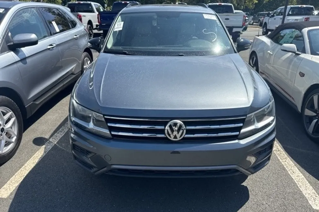 2018 Volkswagen Tiguan SEL photo 1
