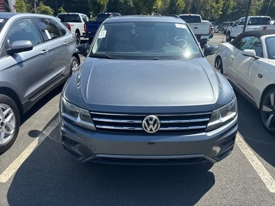 2018 Volkswagen Tiguan SEL photo 1