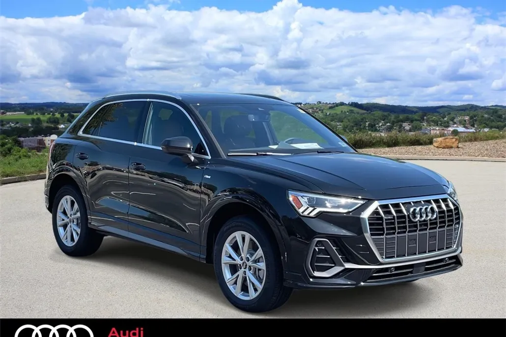2025 Audi Q3 Premium S line 45 TFSI photo 1