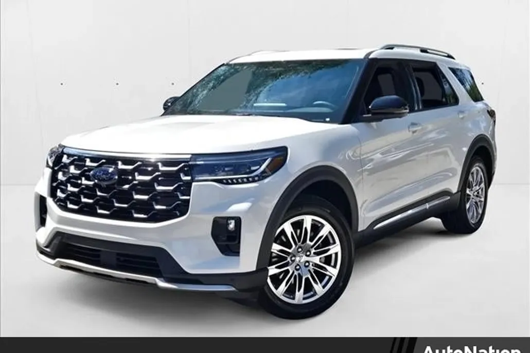 2025 Ford Explorer Platinum photo 1