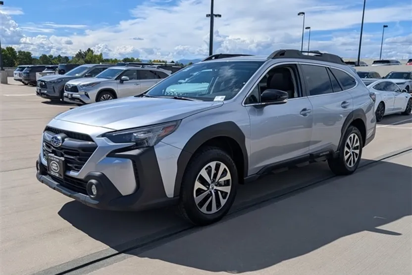 2024 Subaru Outback Premium photo 1