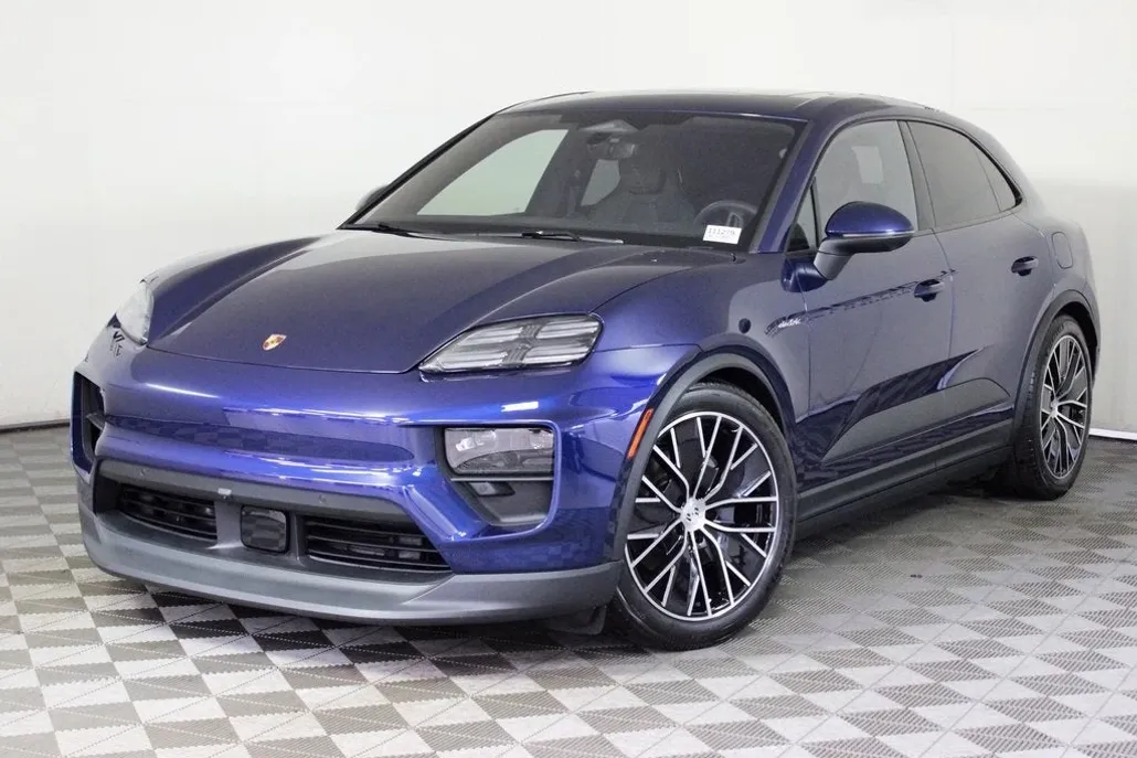 2025 Porsche Macan 4 Electric photo 1