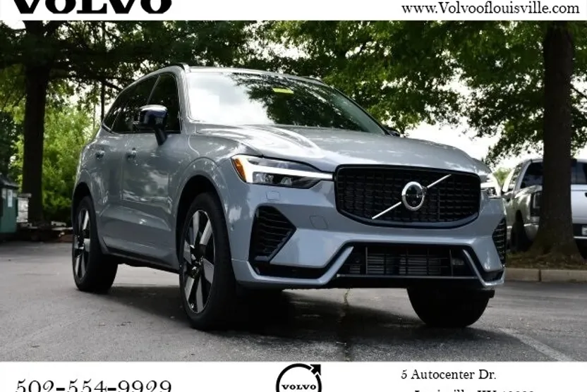 2025 Volvo XC60 T8 Plus photo 1