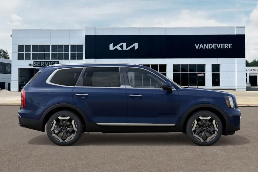 2025 Kia Telluride S photo 1