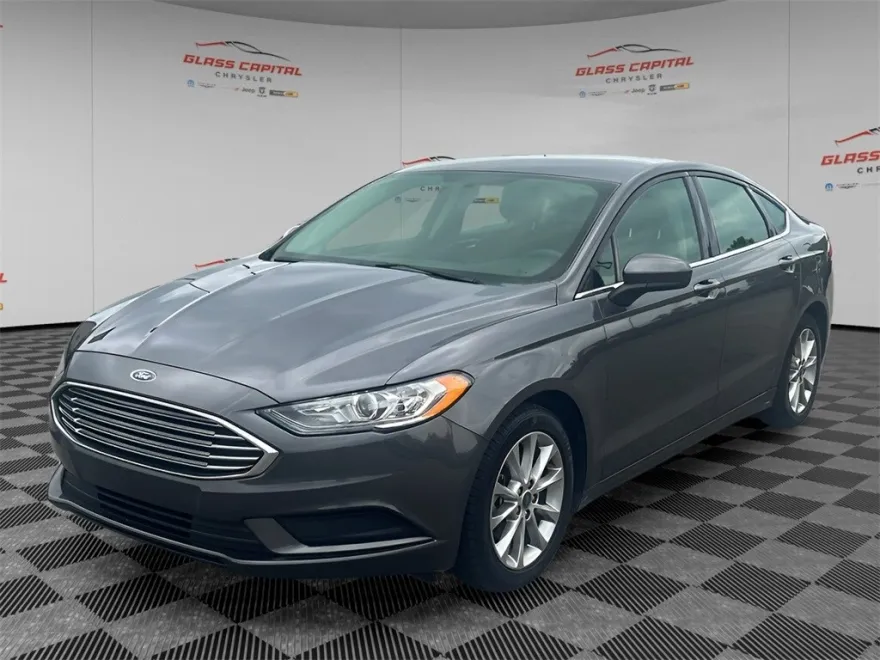 2017 Ford Fusion SE photo 1