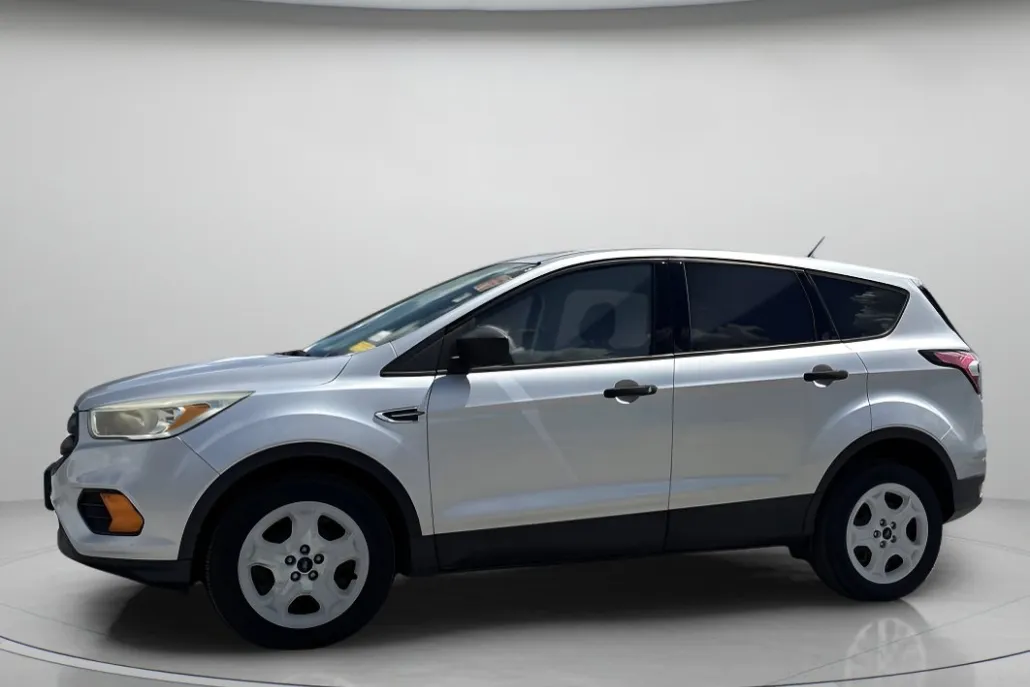 2017 Ford Escape S photo 1