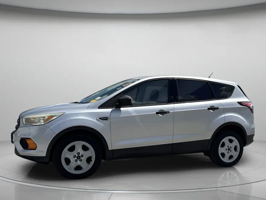 2017 Ford Escape S photo 1