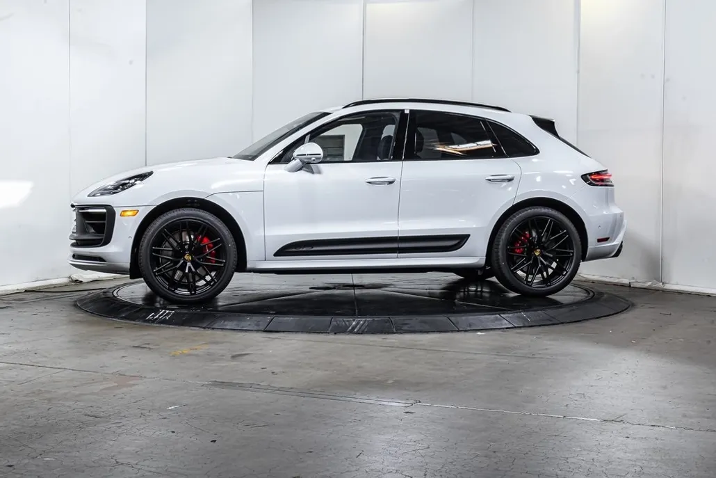 2025 Porsche Macan GTS photo 1