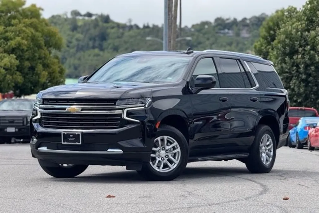 2023 Chevrolet Tahoe LT photo 1