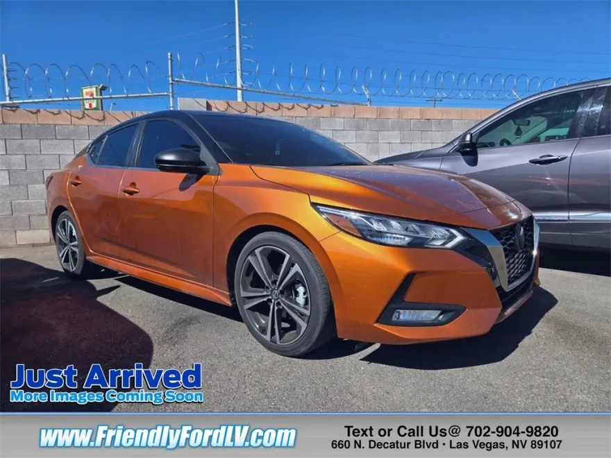 2023 Nissan Sentra SR photo 1