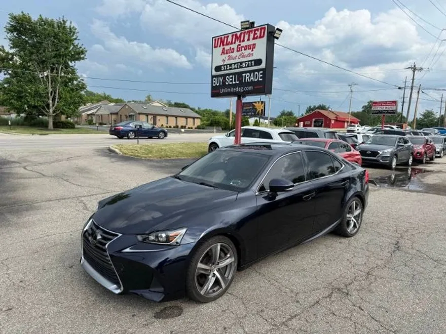 2018 Lexus IS 300 photo 1