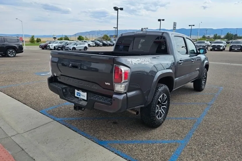 2021 Toyota Tacoma TRD Sport photo 1
