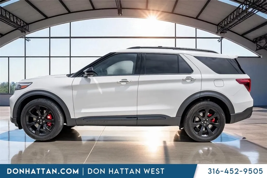 2023 Ford Explorer ST photo 1