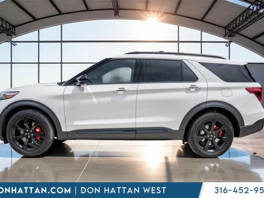 2023 Ford Explorer ST photo 1