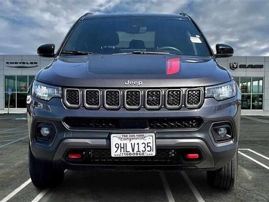 2023 Jeep Compass Trailhawk photo 1