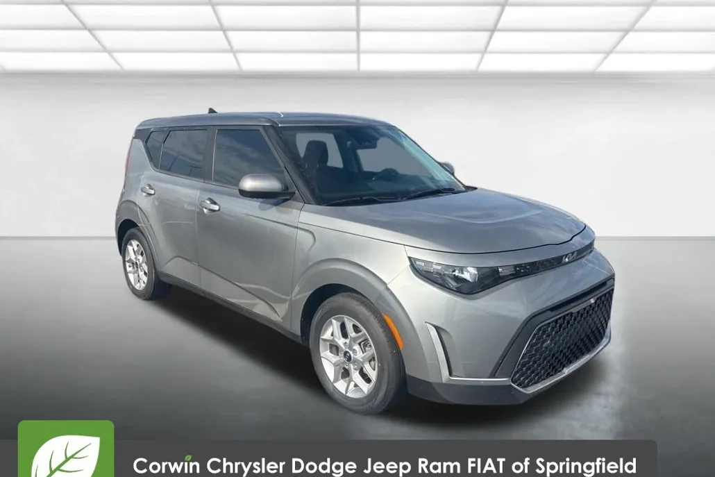 2023 Kia Soul LX photo 1