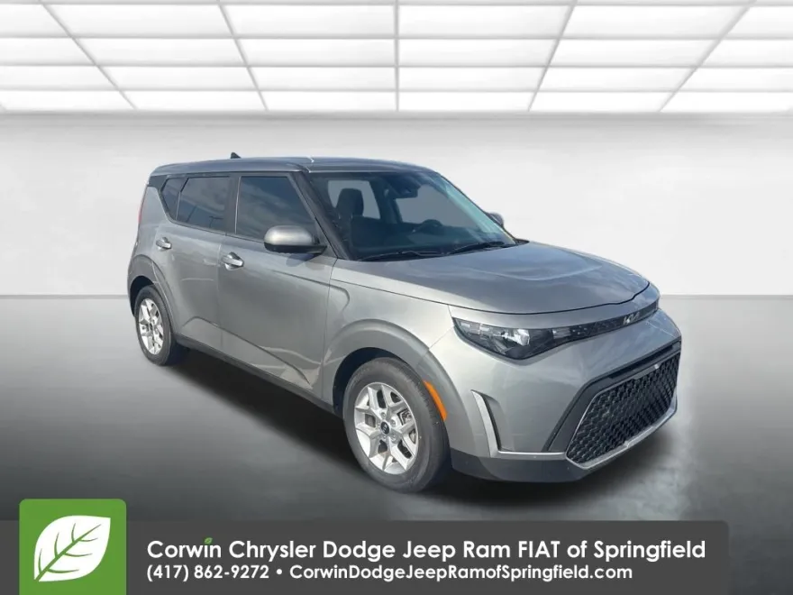 2023 Kia Soul LX photo 1