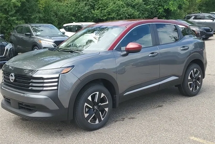 2025 Nissan Kicks SV photo 1