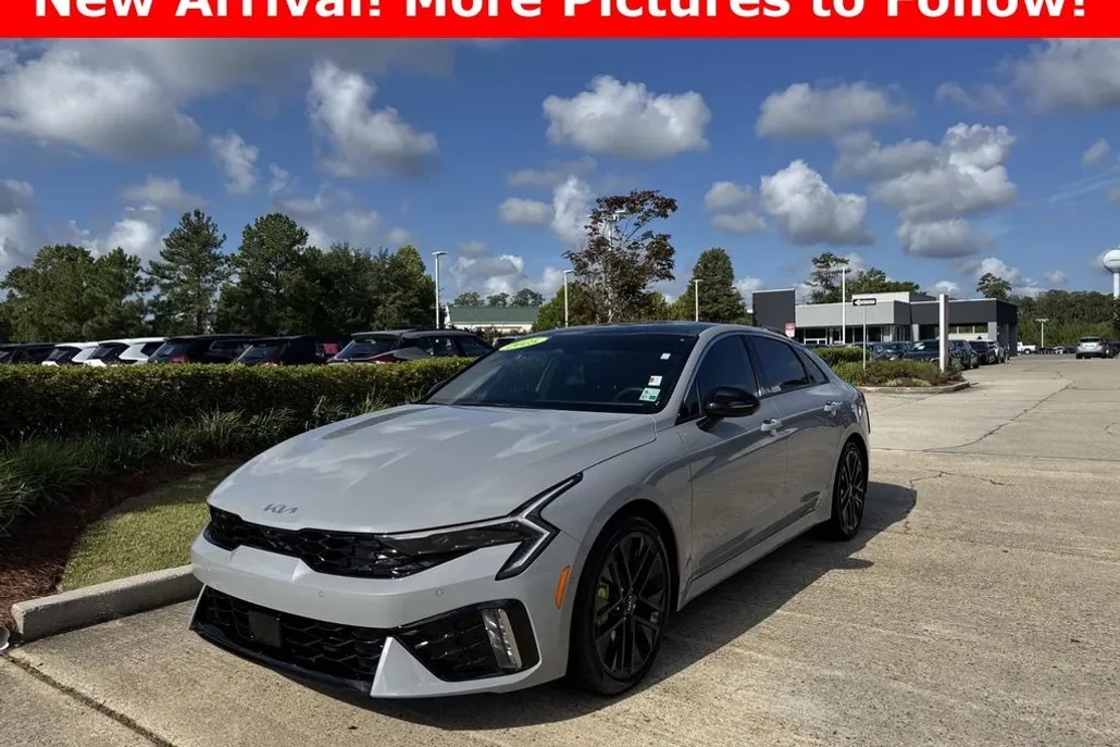 2025 Kia K5 GT photo 1