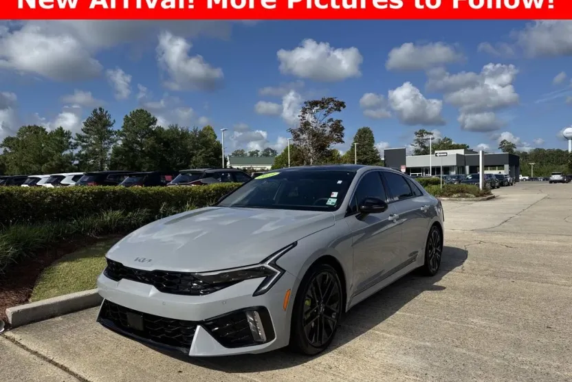 2025 Kia K5 GT photo 1