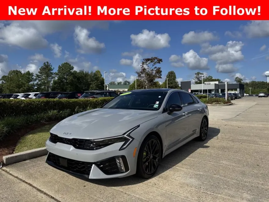 2025 Kia K5 GT photo 1