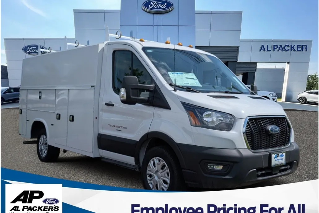 2025 Ford Transit Cutaway photo 1