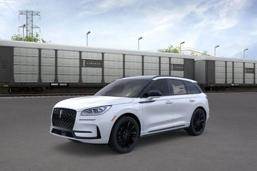 2025 Lincoln Corsair Grand Touring photo 1