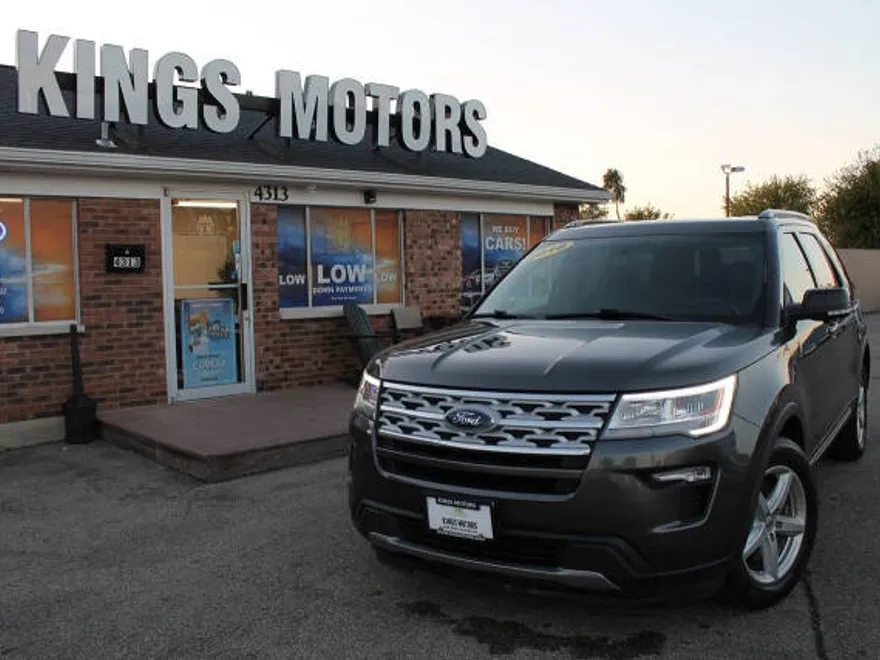 2018 Ford Explorer XLT photo 1