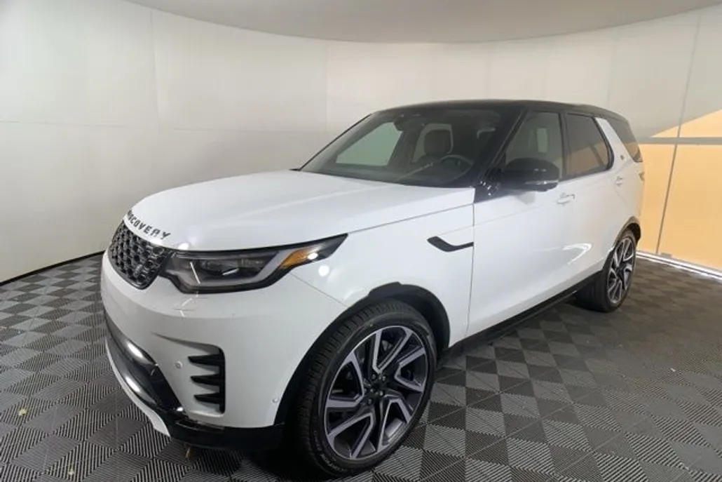 2025 Land Rover Discovery SE photo 1