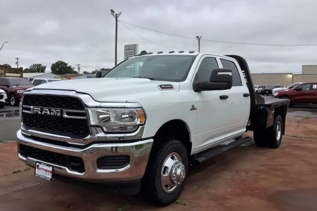 2024 Ram 3500 Tradesman photo 1