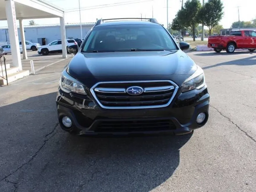 2018 Subaru Outback 2.5i Premium photo 1