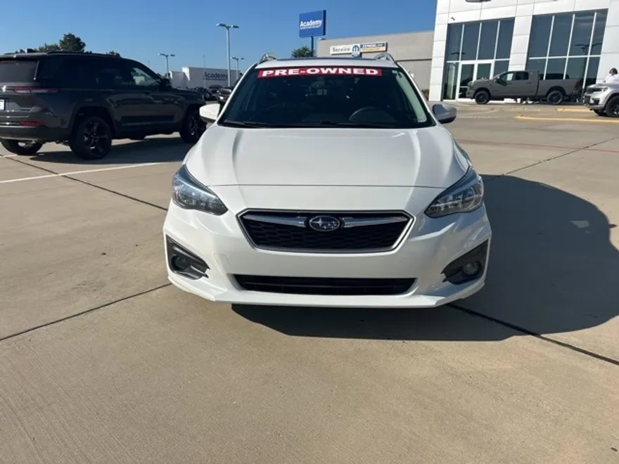 2017 Subaru Impreza 2.0i Premium photo 1
