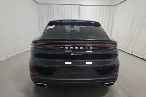 2024 Porsche Cayenne Coupe photo 3