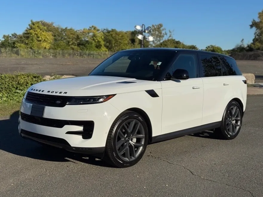 2024 Land Rover Range Rover Sport SE photo 1