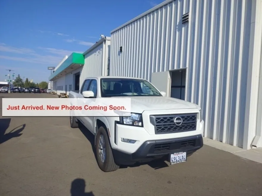 2024 Nissan Frontier SV photo 1